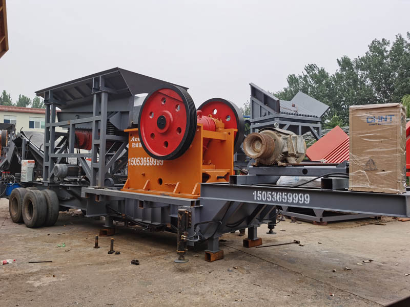 鵝卵石移動(dòng)破碎站 鵝卵石移動(dòng)破碎站