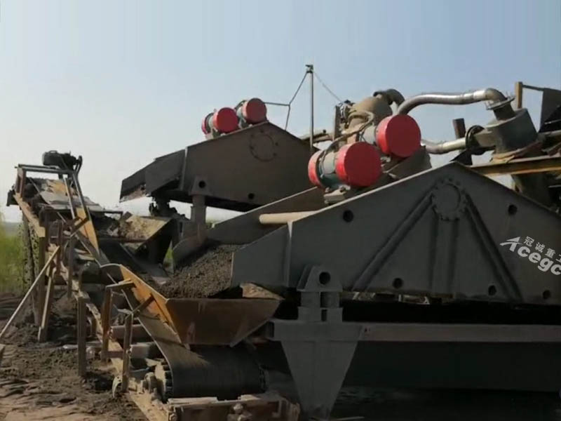 細(xì)砂回收設(shè)備+脫水篩工作現(xiàn)場(chǎng) 細(xì)砂回收設(shè)備+脫水篩工作現(xiàn)場(chǎng)