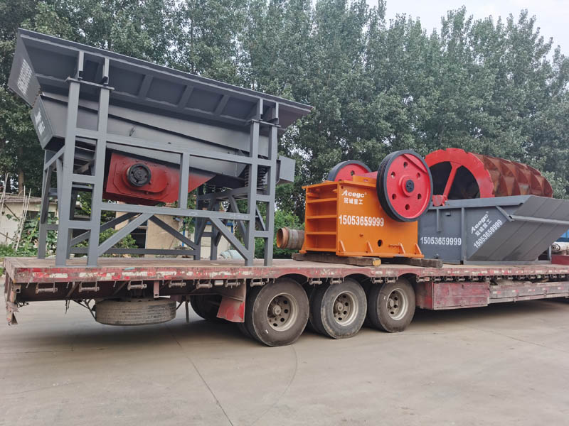 車(chē)載輪式移動(dòng)破碎站+水洗沙設(shè)備發(fā)往威海 車(chē)載輪式移動(dòng)破碎站+水洗沙設(shè)備發(fā)往威海