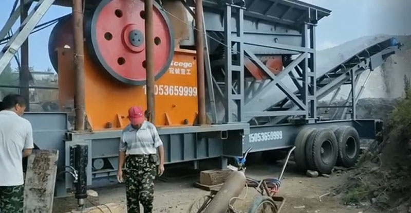 輪胎式移動(dòng)破碎站 輪胎式移動(dòng)破碎站